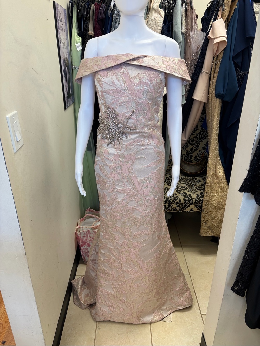 Mv1223 blush Marsoni by Colors size 14 jacquard off the shoulder gown